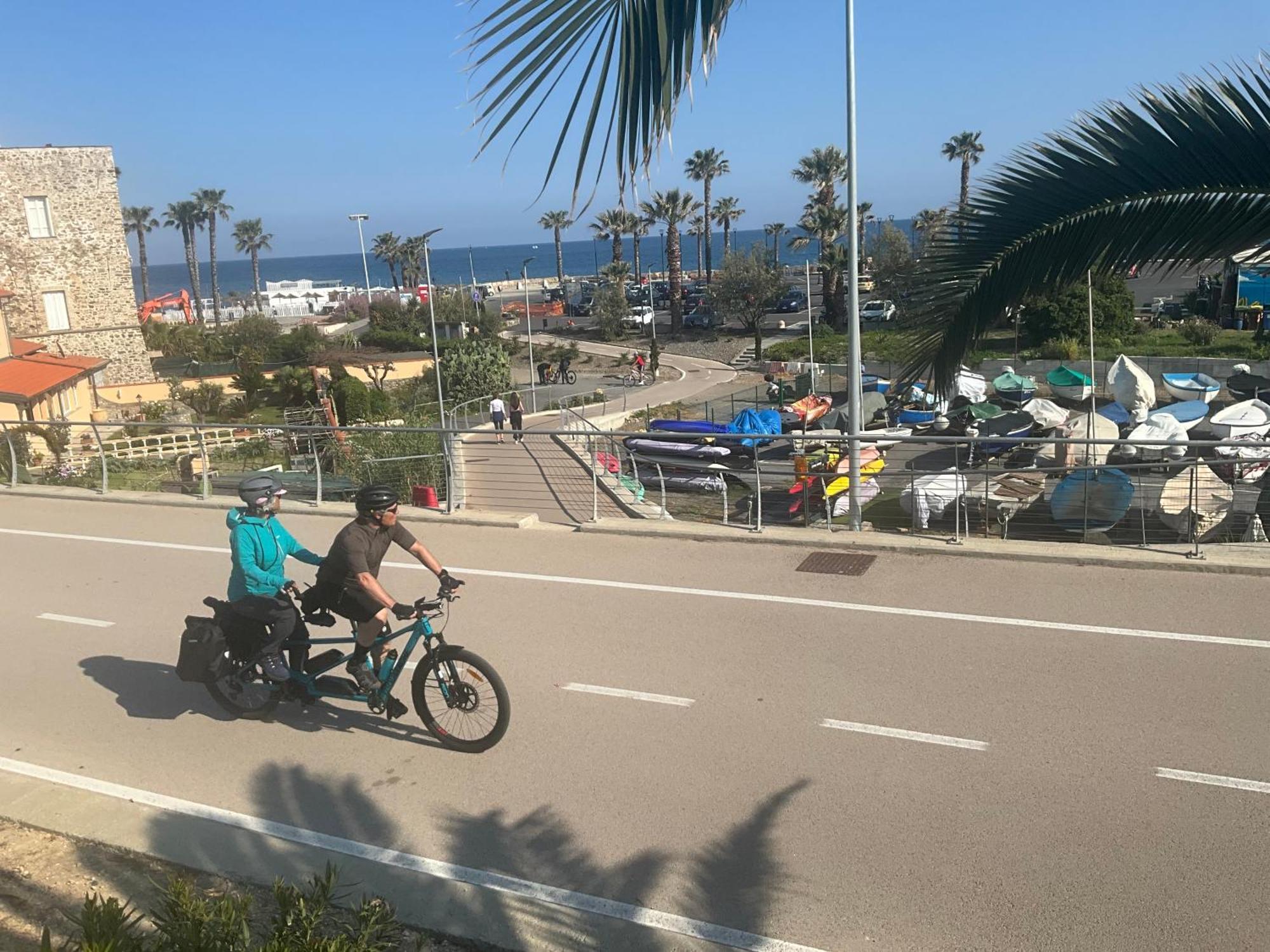 Studio Mer Piscine Cala Di Sole Imperia Italie Mono Locale Une Seule Piece Екстериор снимка
