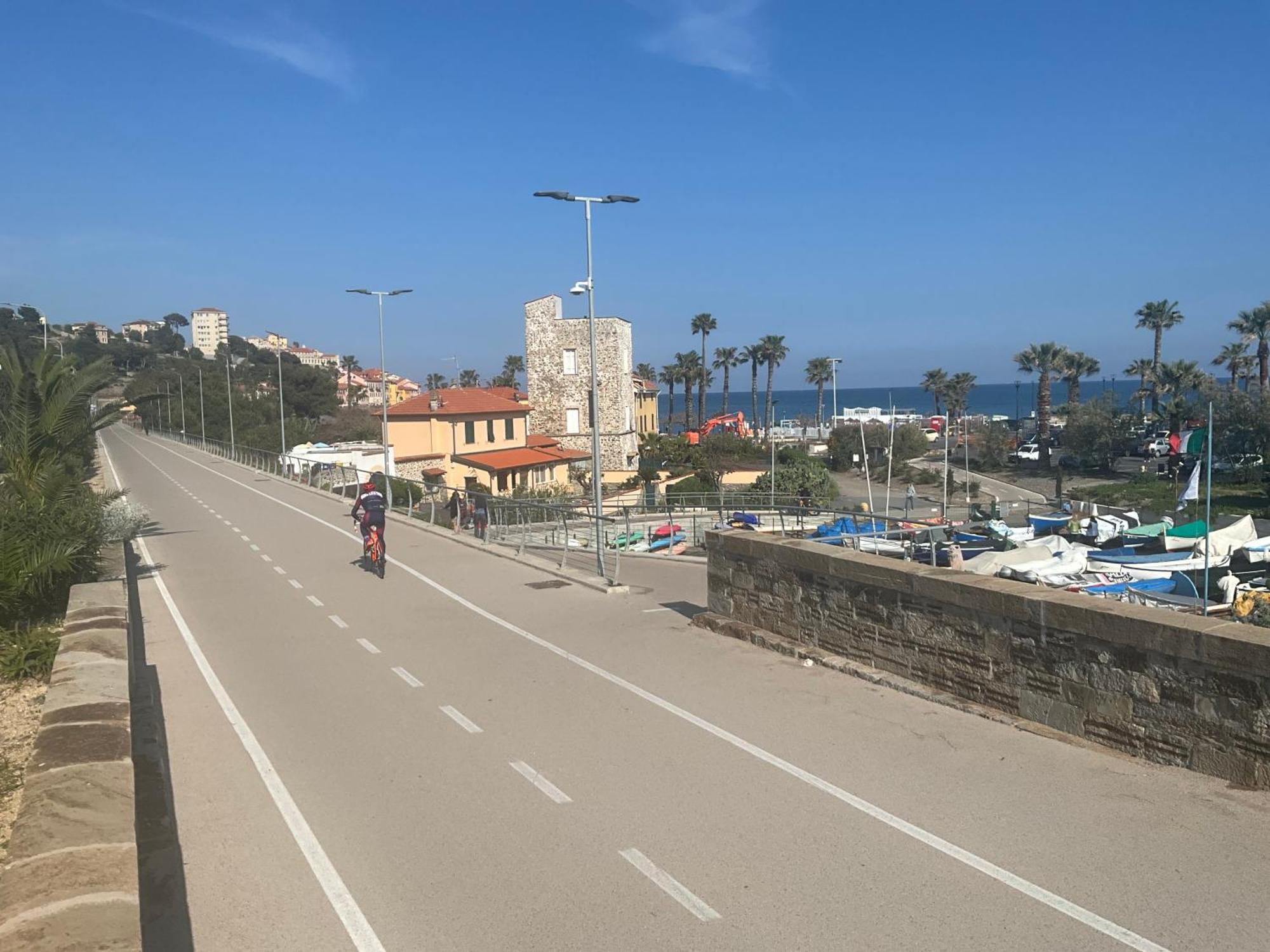 Studio Mer Piscine Cala Di Sole Imperia Italie Mono Locale Une Seule Piece Екстериор снимка