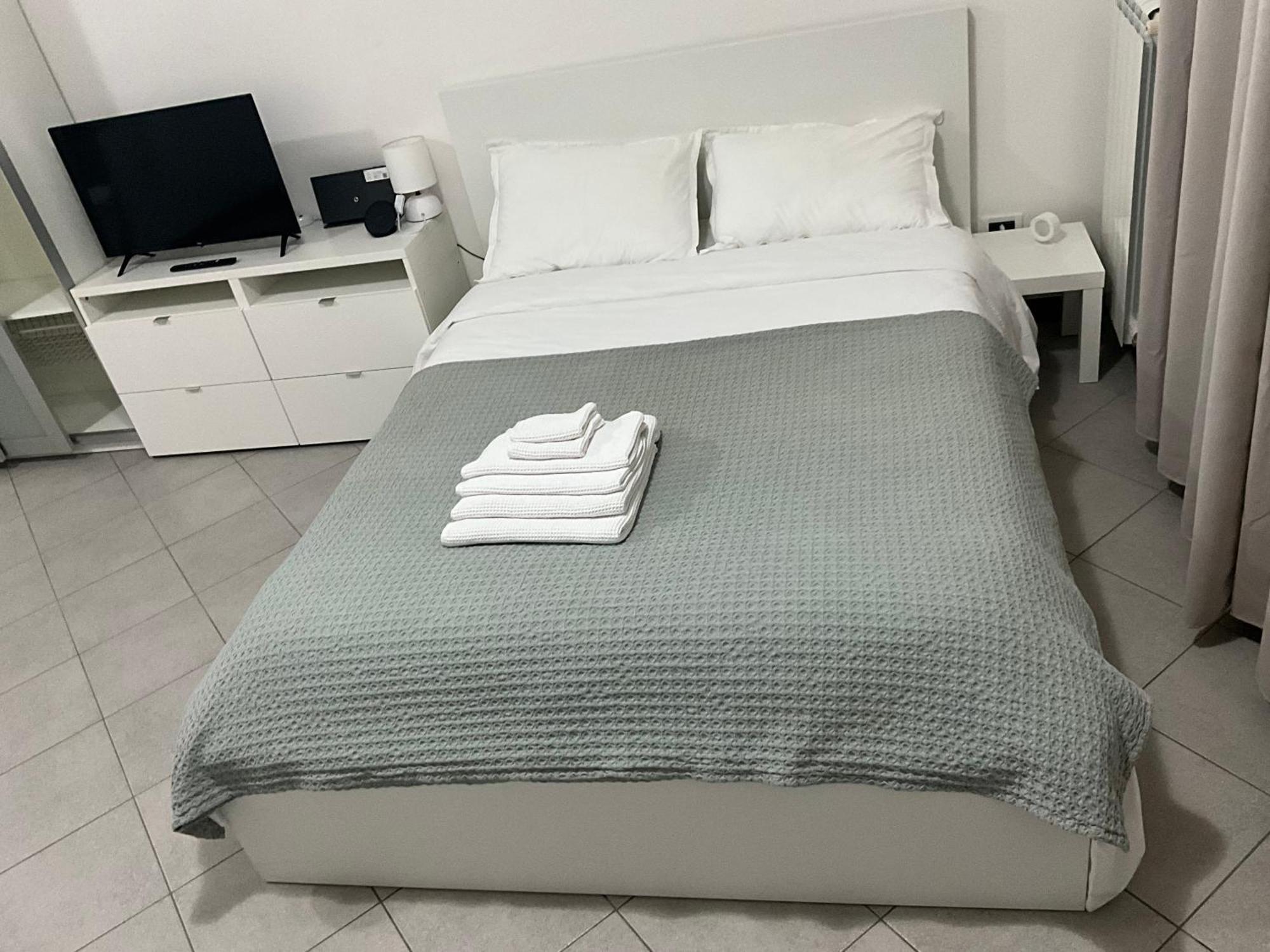 Studio Mer Piscine Cala Di Sole Imperia Italie Mono Locale Une Seule Piece Екстериор снимка